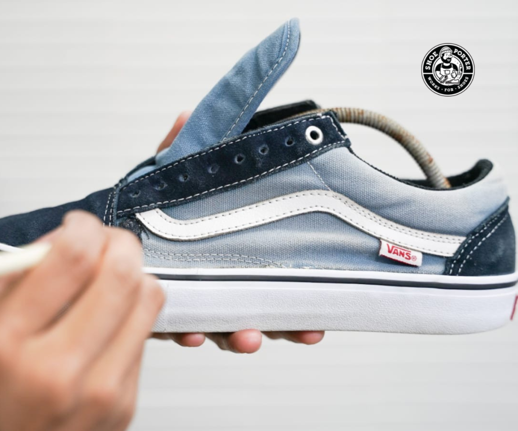 Cuci sepatu terdekat