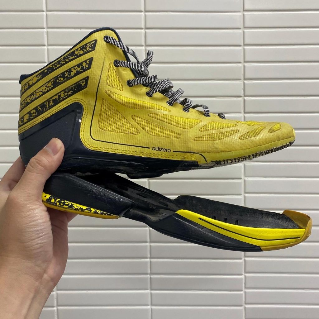 Cuci sepatu terdekat