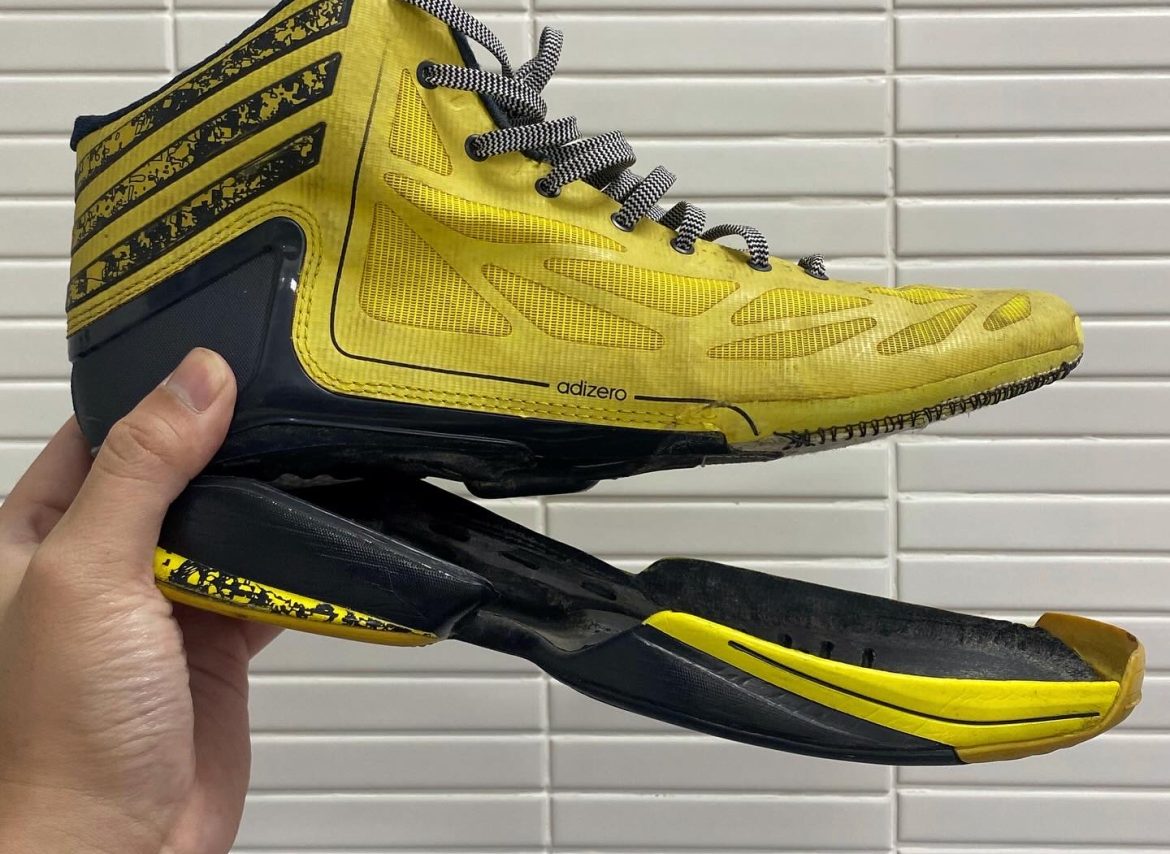 Cuci sepatu terdekat