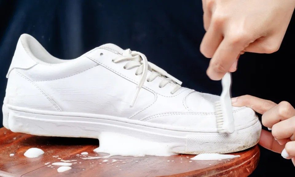 unyellowing sepatu - shoeporter