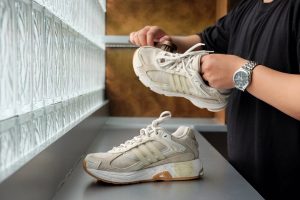 Cuci Sepatu Puri: Solusi Praktis Tanpa Perlu Keluar Rumah