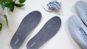 Pentingnya Cuci Insole: Sumber Utama Bakteri yang Sering Terlupakan