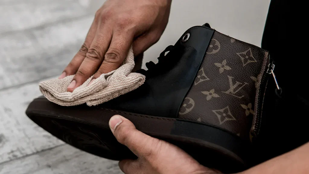 Cuci Sepatu Luxury - shoeporter