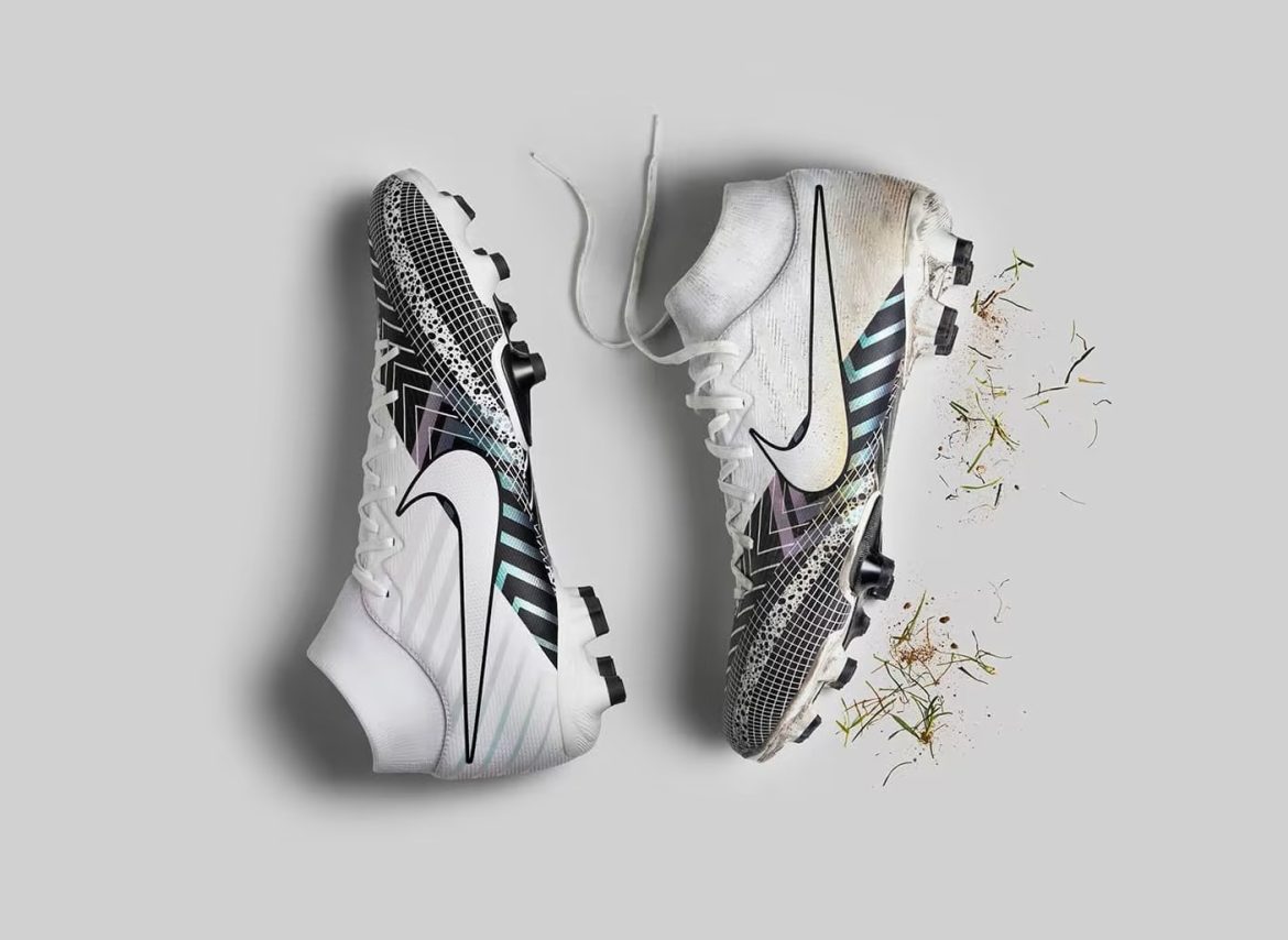 Cuci Sepatu Bola - shoeporter