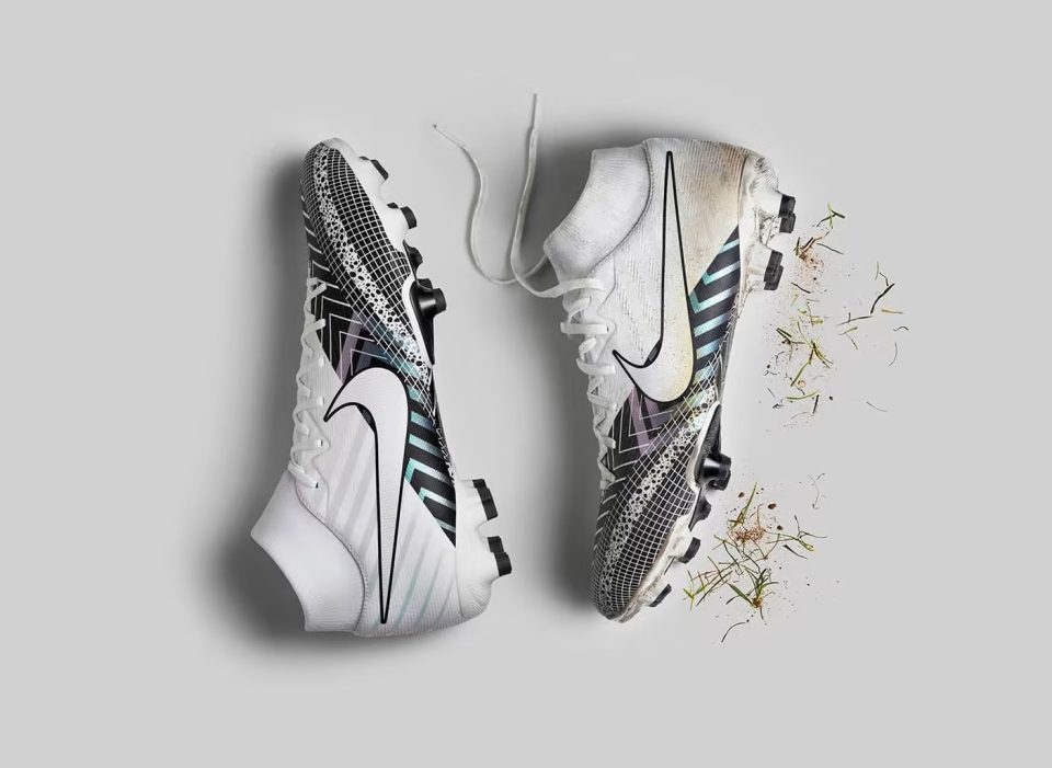 Cuci Sepatu Bola - shoeporter
