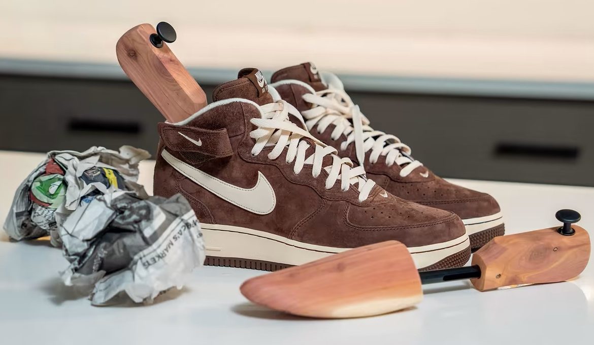 cuci Sepatu Suede - shoeporter