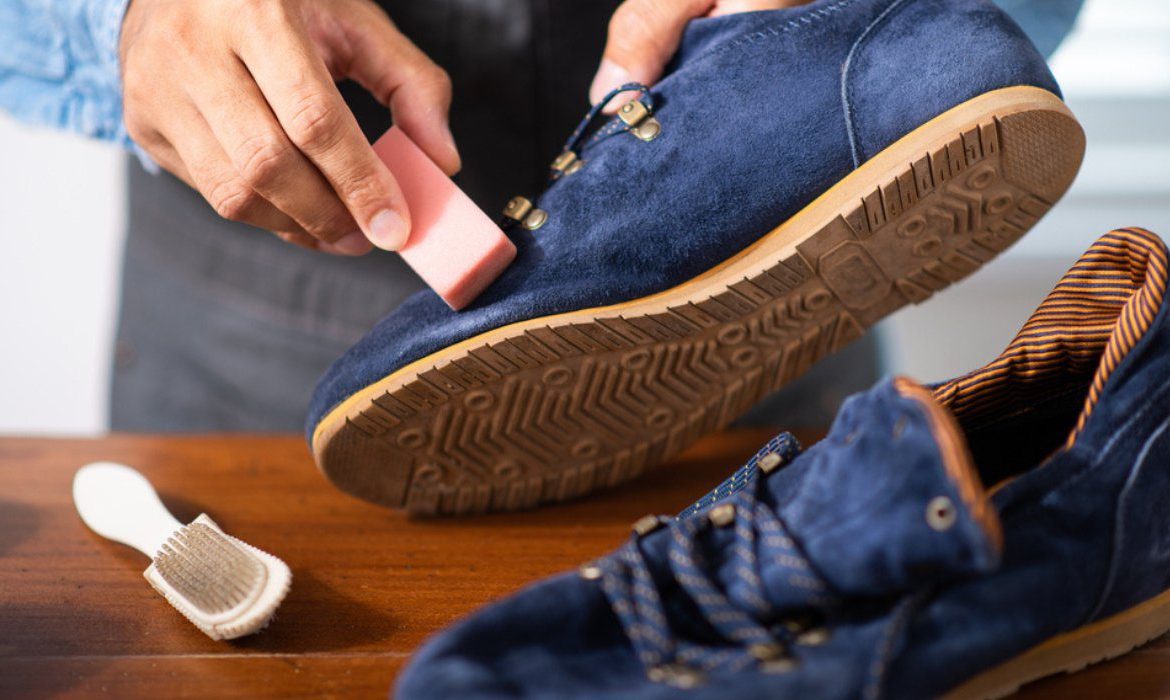 cuci Sepatu Suede - shoeporter