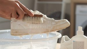 Cuci sepatu suede - shoeporter
