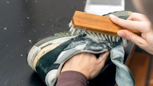 Cuci Sepatu Gading Serpong - shoeporter